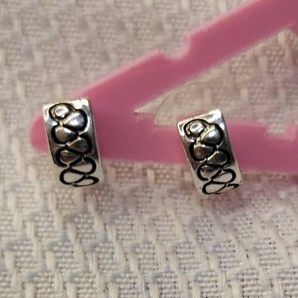 NA Jewelry - Studs